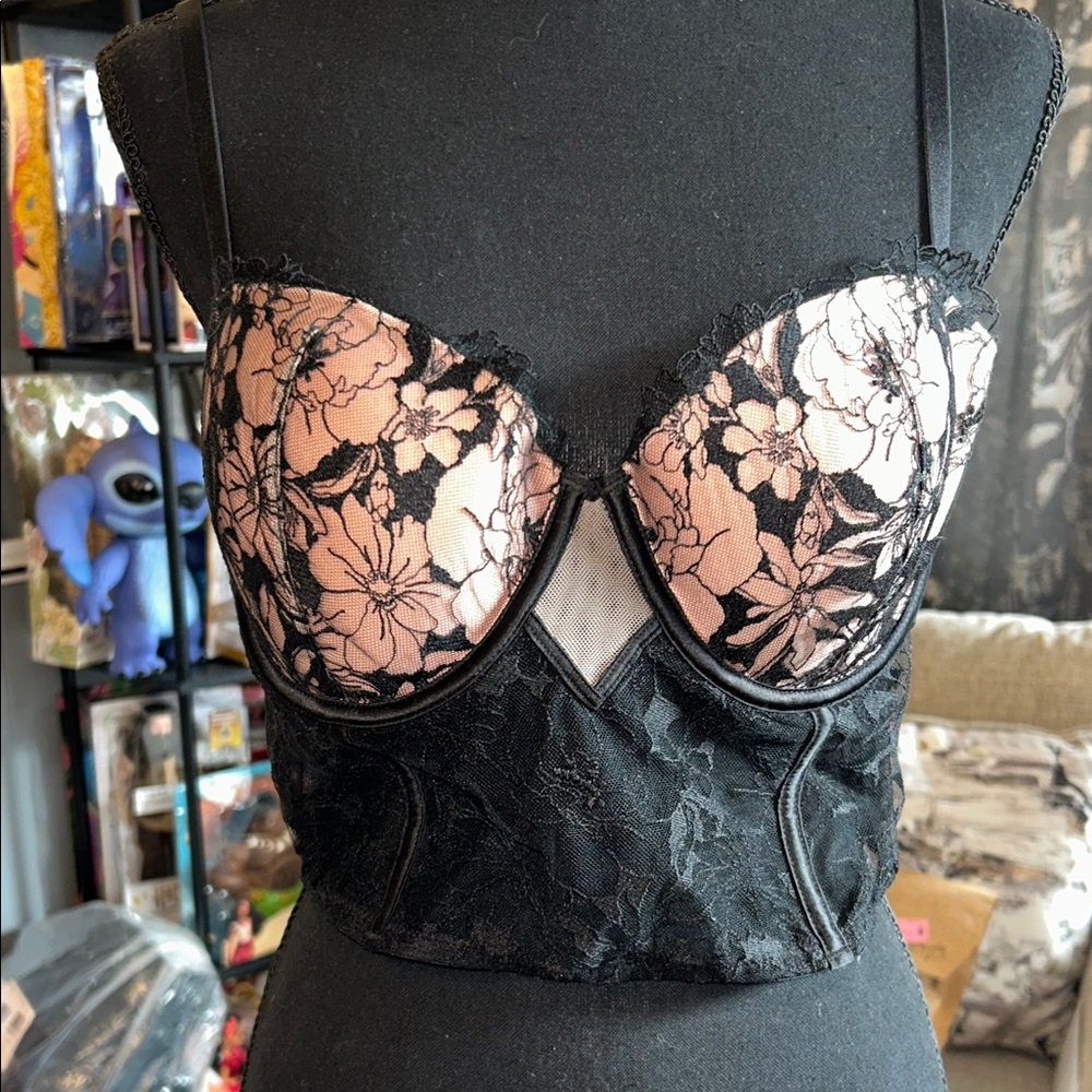 36D Victoria’s Secret Floral Lace Bustier in Black and natural colors